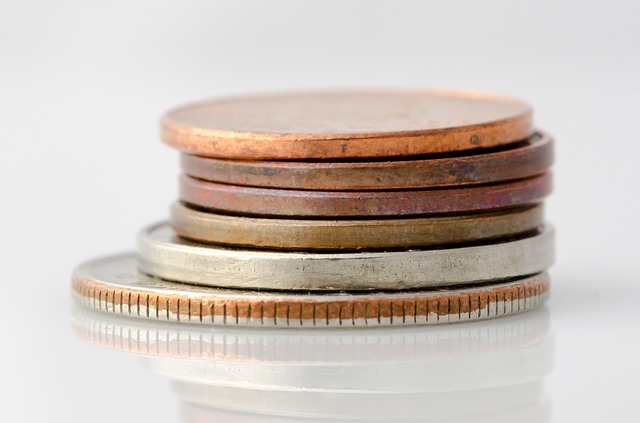 Cum să-ți alegi finanțarea potrivită pentru afacerea ta coins-952540_640