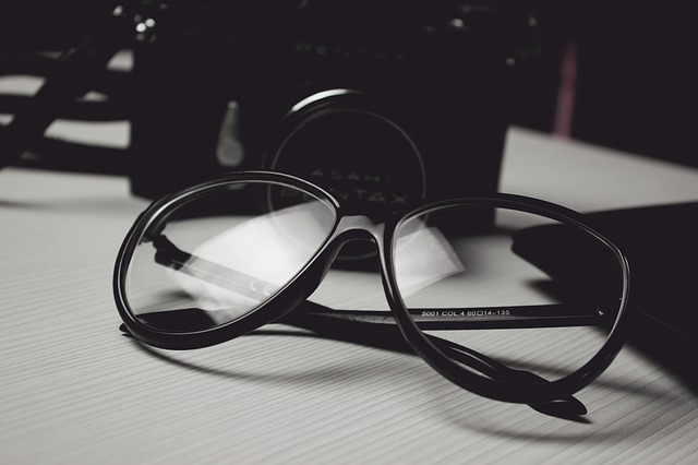 De la start-up, la business angel glasses-472027_640