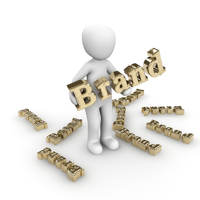Botez de Brand – Capcanele promovarii produselor noi prin intermediul celor vechi brand-1027862_640