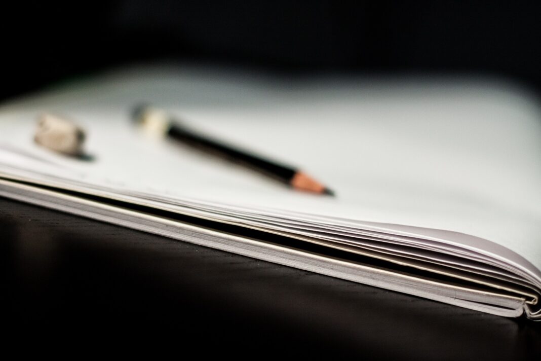 notebook-933362_1920