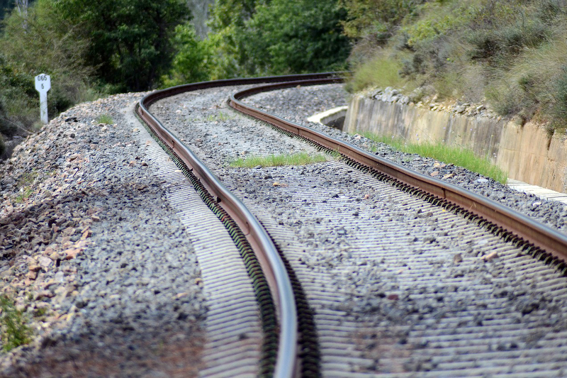 Tendinta la nivel mondial – incurajarea deplasarilor cu trenul train-445392_1280