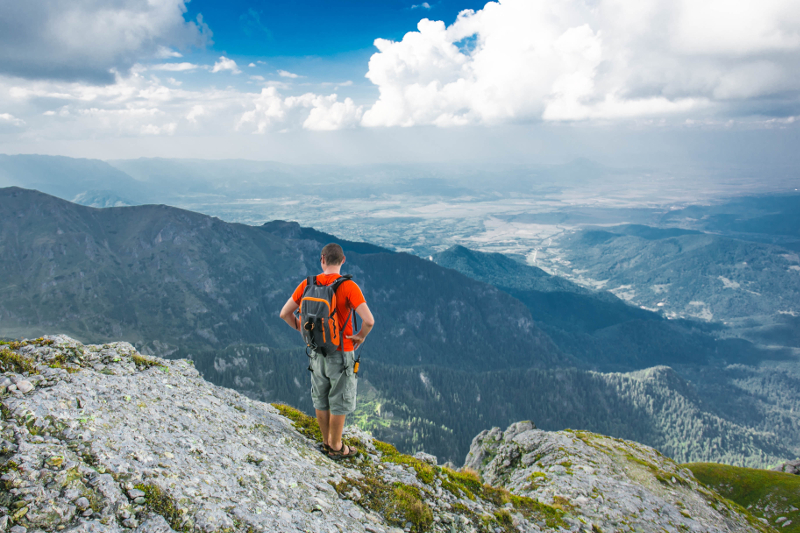Turiştii nerezidenţi sosiţi în România în 2016 au cheltuit în medie aproape 2.400 de lei/persoană photo-nic-co-uk-nic-136747