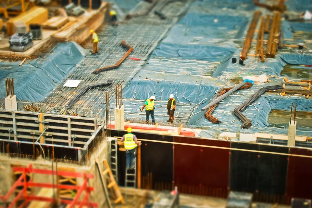 INS: Prețurile vor crește moderat în construcții și comerțul cu amănuntul în perioada aprilie-iunie construction-1491693_1280