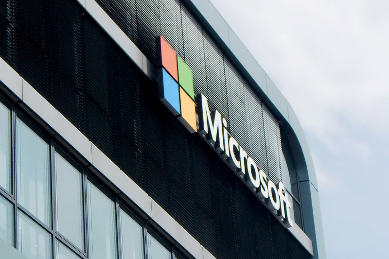 Internshipurile la Facebook, Microsoft și Exxon Mobile, cele mai bine plătite din America, în 2017 building-1011976_1920