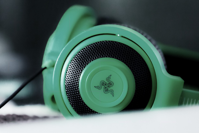 headphones-699054_1280