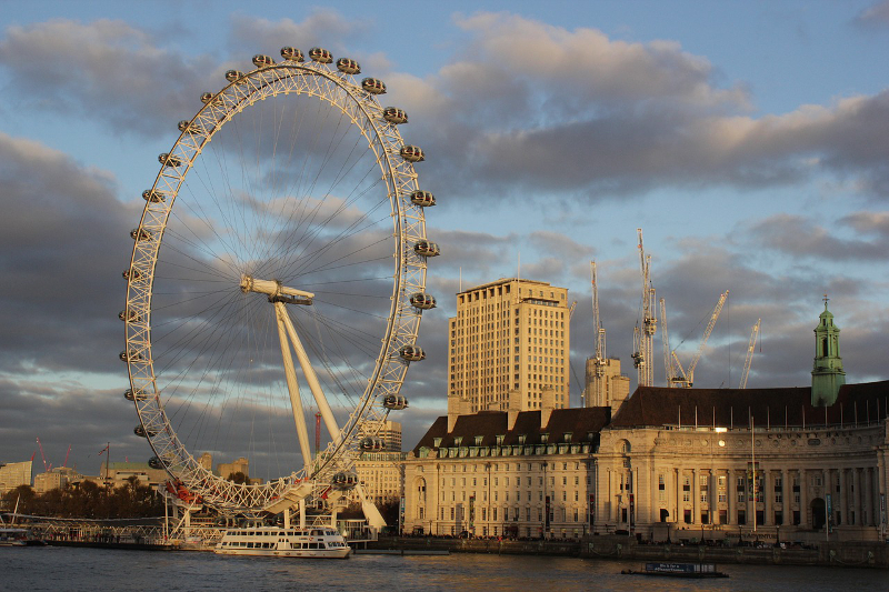 Ce trebuie vizitat la Londra, cât costă și pe ce nu merită dați banii london-eye-2089952_1280
