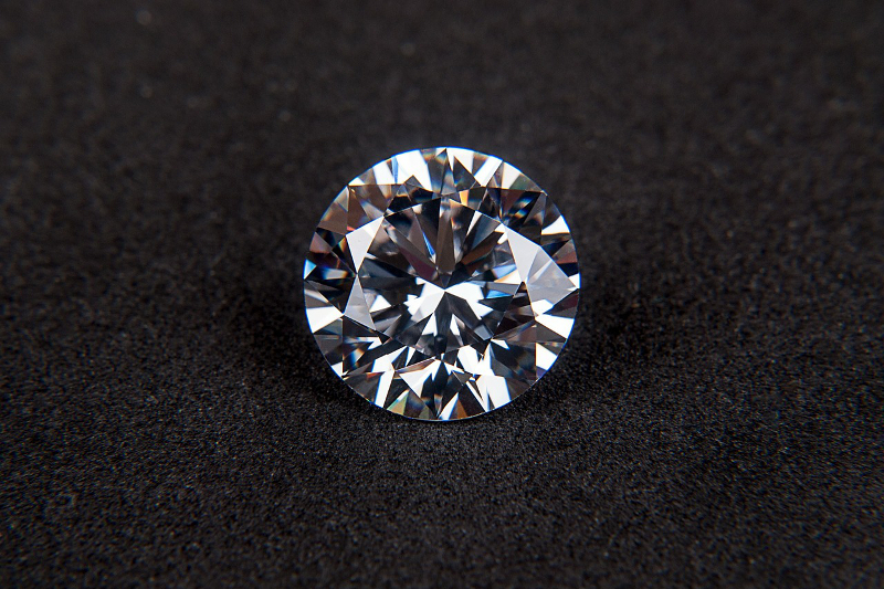 Cea mai mare piatră prețioasă găsită în ultimul secol s-a vândut pentru 53 de milioane de dolari diamond-123338_1280