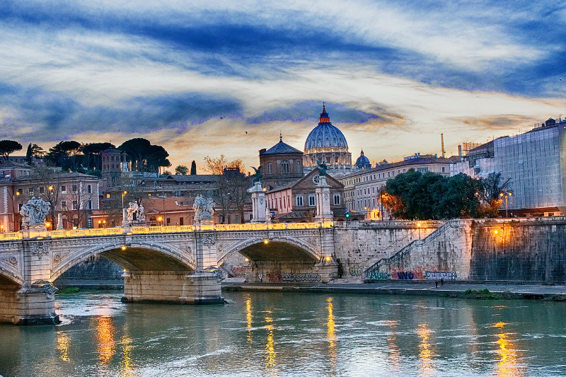 Minivacanța de 1 Decembrie: Ce destinații externe preferă românii tiber-bridge-2263361_1280