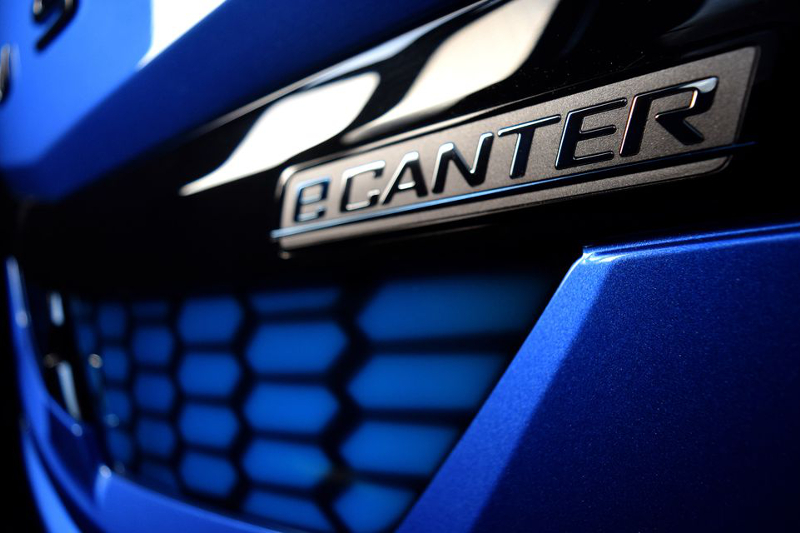 Daimler a livrat primele autocamioane electrice FUSO eCanter către companii de logistică ecanter-stire