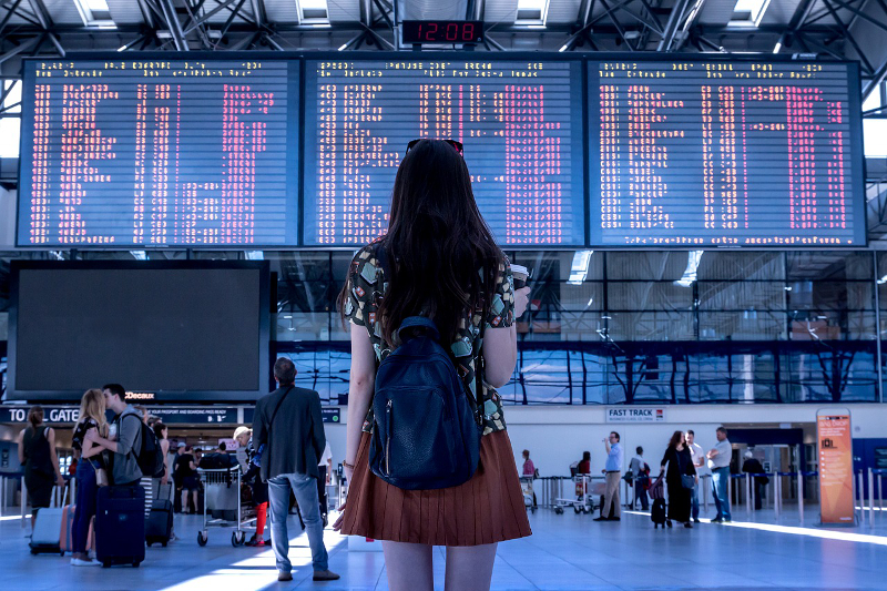 Ce recomandări au specialiștii din turism pentru a călători mai mult în 2018 airport-2373727_1280