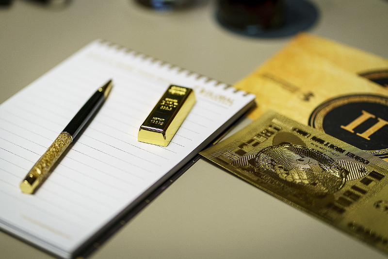Studiu: Aurul, petrolul și criptomonedele vor fi vedetele piețelor financiare în 2018 gold-is-money-3055758_1280