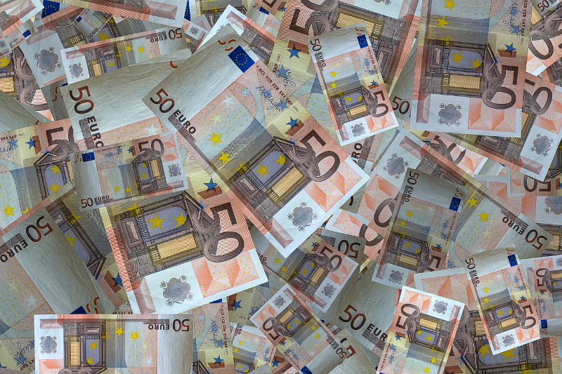 Oamenii de afaceri anticipează pentru 2018 un euro la peste 4,75 lei și o creștere a PIB de 4 – 4,5% money-2943692_1280