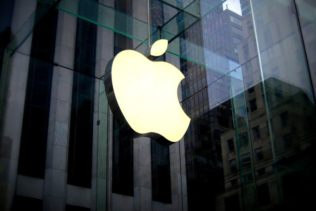 apple-store-100756500-large