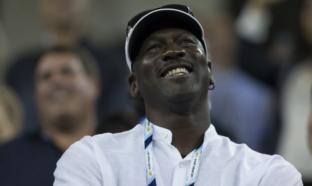Michael Jordan este cel mai bogat sportiv din lume. Iată cum a ajuns în ultimii ani la o avere de 2,6 miliarde de dolari Michael Jordan