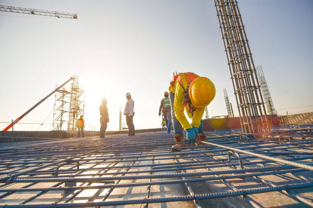 Românii sunt printre cei mai harnici europeni. constructii