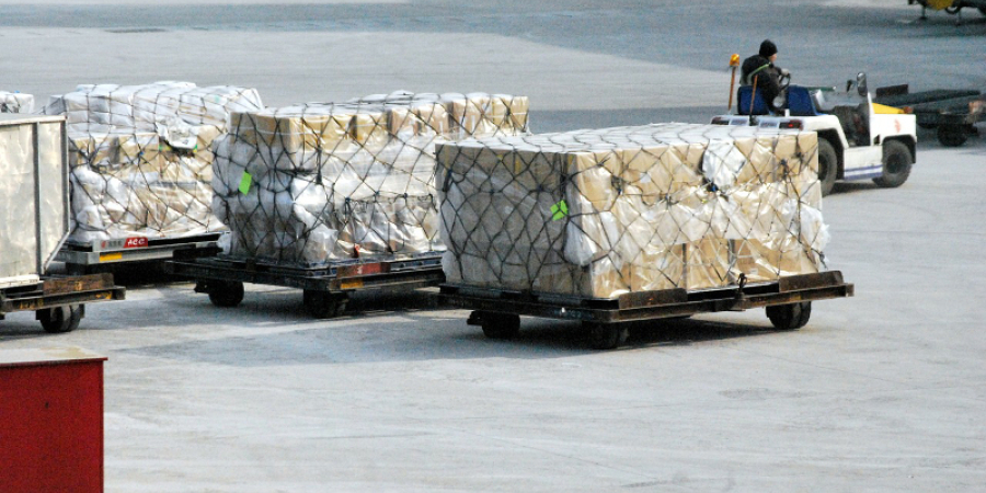 Costurile de transport maritim s-au triplat față de anul trecut, congestionarea porturilor revenind la niveluri pandemice transport avion