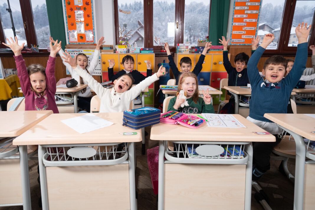 Organizația Narada a investit aproape 7 milioane de lei pentru a susține parcursul educațional a 110 mii de copii Scoala Narada